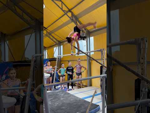 Emma on fire 🔥 #ginnastica #ginnasticaartistica #gymnastics #gym #team #bars #parallele