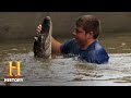 Swamp People: WILLIE TEACHES LITTLE WILLIE A LESSON IN GATOR HUNTING (Season 11) | History