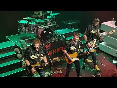 MOOI WARK - Ik Ben Zo Geil Als Een Bossie Siepels In Augustus