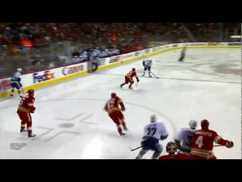 Jannik Hansen 2-1 Goal vs Flames (Mar 3 2013)
