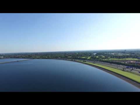 PHANTOM 3 ADVANCED. Steady flight over Audenshaw reservoir :)