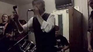 preview picture of video 'The Mighty Mighty Stenchpipe live ~ The Victoria, Huntingdon 27/1/09 ~ Johnny B. Goode cover'