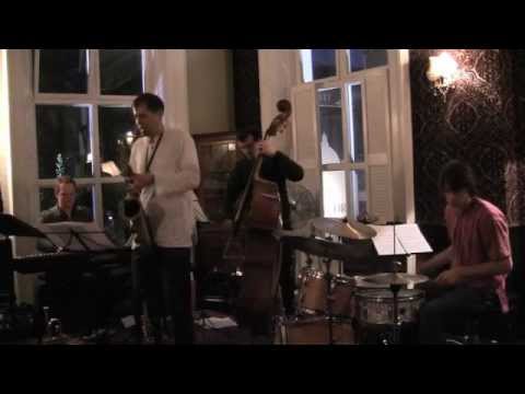 The Arun Luthra Quintet featuring André Cannière in London, U.K. performs 