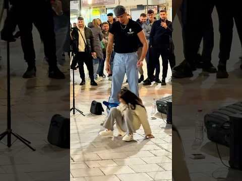 ATENCIÓN AL FINAL PORFAVOR 😂. JESÚS SORIA EN GRANADA . #españa #humor #comedia #granada #acrobacia