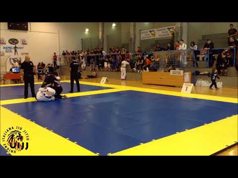 Napoli Jiu Jitsu Challenge 2017 - finale viola adulto piuma - Bizzoco vs Guerrisi