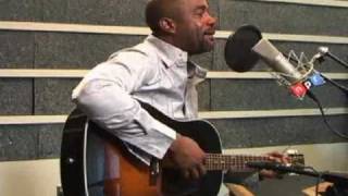 Darius Rucker Performs &quot;Don&#39;t Think I Don&#39;t Think About It&quot;