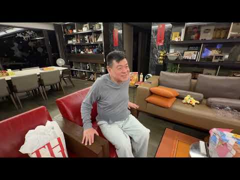 I stayed overnight at Mr. Sun's house on the third day of the Lunar New Year. It took six hours t...