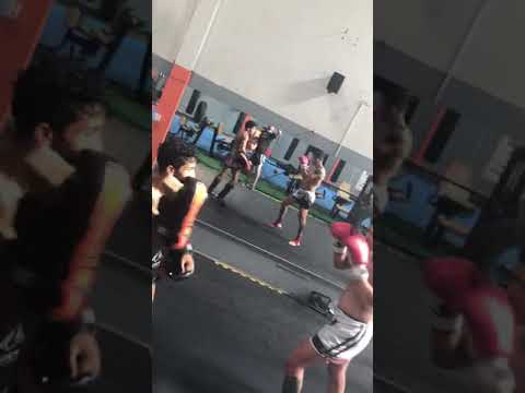 Muay thai tarik kourani treina Dionathan sagat