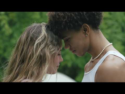 SANTOS 912 - A TU LADO Ft. Kiza (Videoclip Oficial) Prod. Evan Bitz