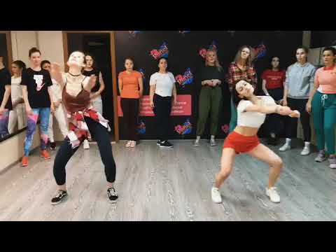 "Everybody Loves My Baby, but My Baby Don't Love Nobody but Me" by the Goofus Five w/ @CleopatraYoga