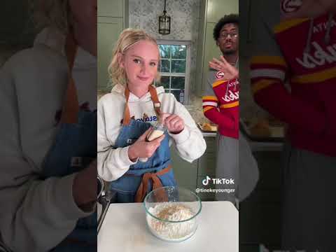 Korean Fried Chicken Sandwich @Tiniyounger #shorts #food #viral #shortvideo #short #subscribe