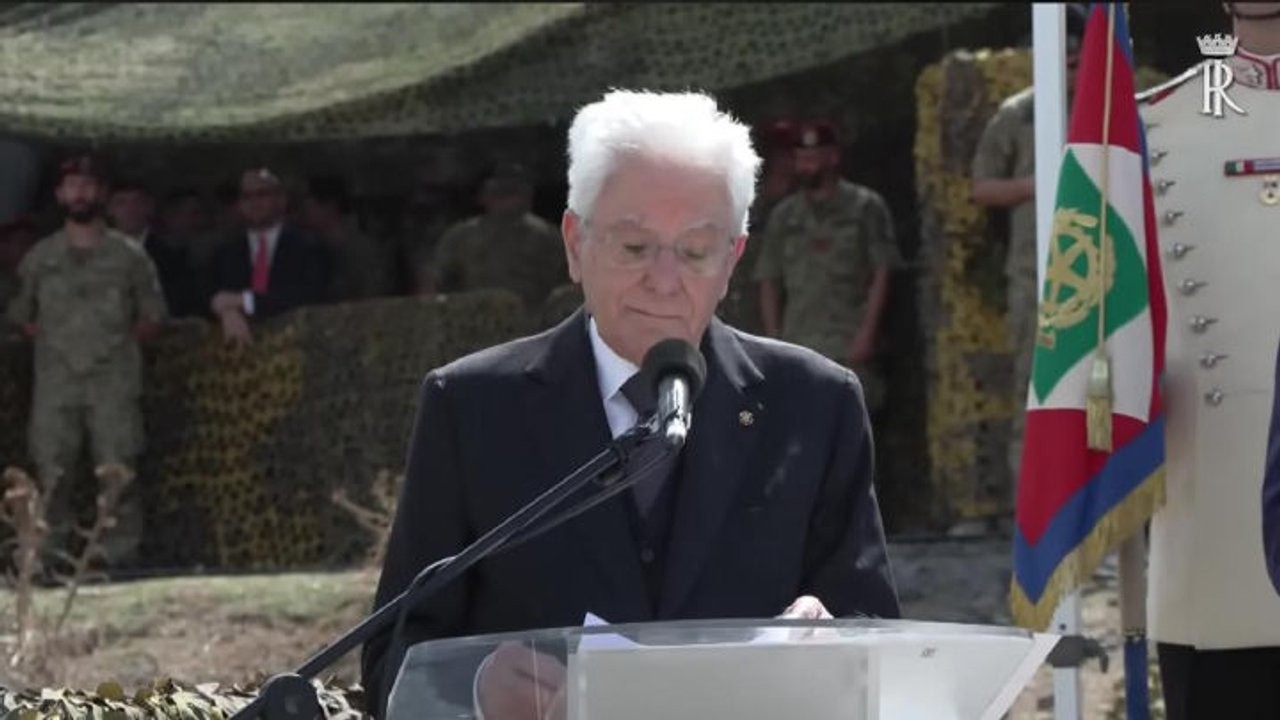 Mattarella ai militari: Repubblica sa di poter contare su di voi, grande riconoscenza