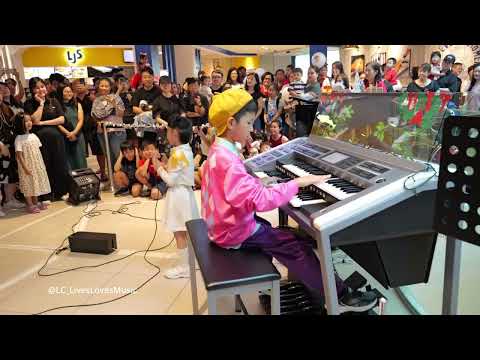 Kids Cover “GOLDEN” (K-pop Demon Hunters OST) LIVE at Tampines Mall 🎶🇸🇬