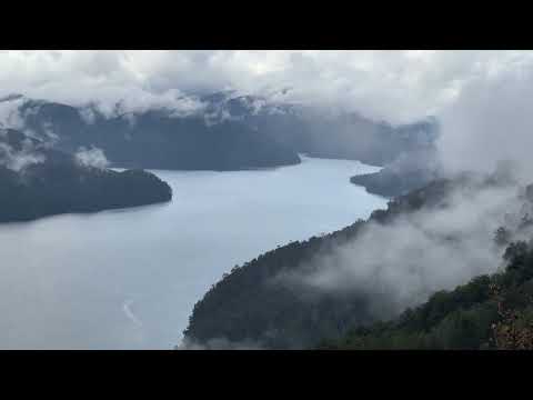 Lagos Correntoso y Nahuel Huapi desde mirador en senda a filo Belvedere, Villa La Angostura, Neuquén