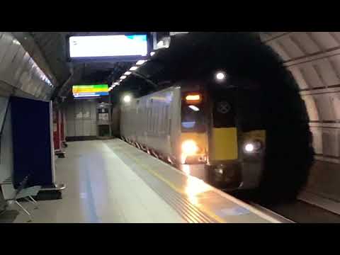 Heathrow Express arriving at Terminal 2 and 3 thumbnail