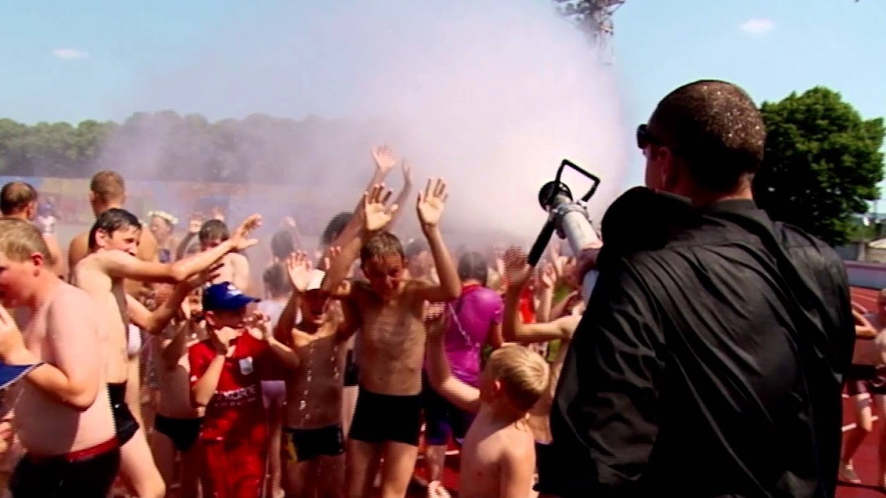 Treileris. Nāc ar Mani Padejot