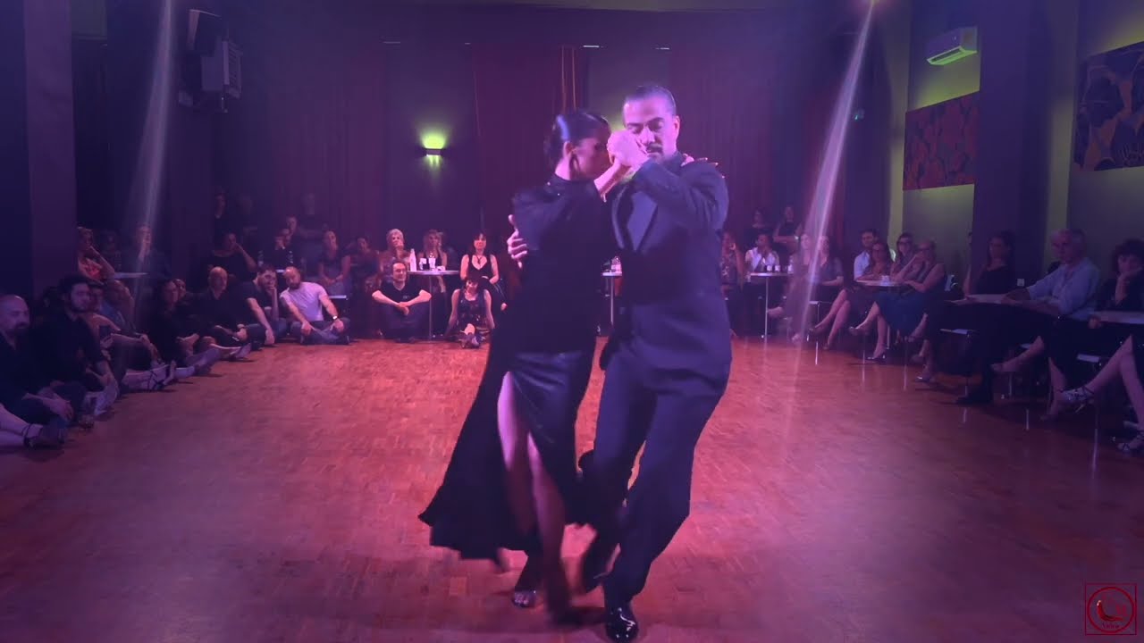 RODRIGO PALACIO & INDIRA HIAYES (RETIRAO) DI SARLI