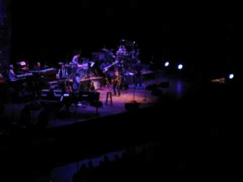 Simon and Garfunkel - Mrs Robinson / Not Fade Away (Live At Acer Arena, Sydney, 2009)