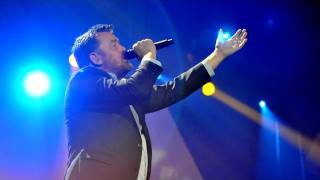 Elbow perform &quot;One Day&quot; - Children in Need Rocks Manchester - BBC