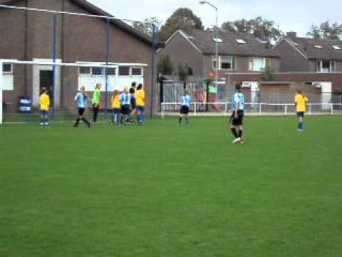 FC Zoetermeer MC1 uit tegen DVV'09 MC1 op 170911 3 - 6