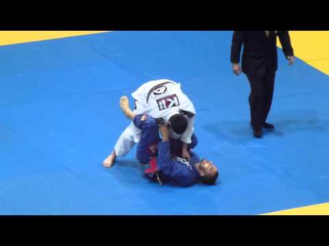Omar Rashid vs Sebastian Garner - IBJJF European Open 2016 - Brown Master 1 - Light