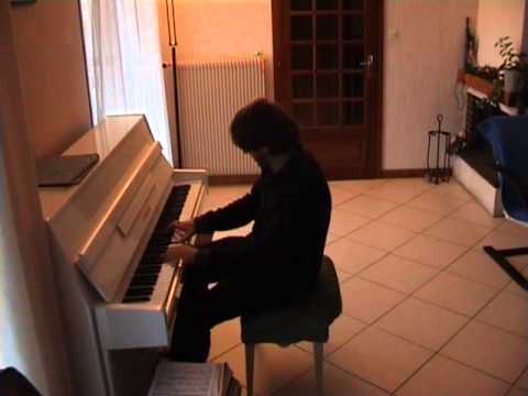 Les Entrechats (générique au piano)