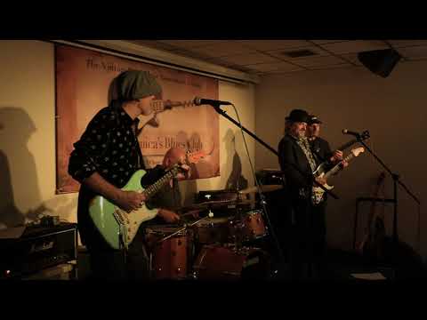 The Keith Thompson Band at St Harmonica's Blues Club on Friday 22nd October 2021 (Part 1)