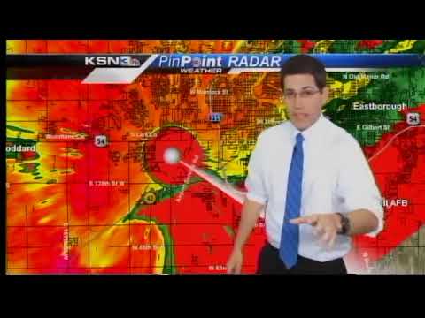 KSN 3 Crew Takes Shelter As An EF2 Tornado Travels Throughout Wichita, Kansas (19/05/2013)