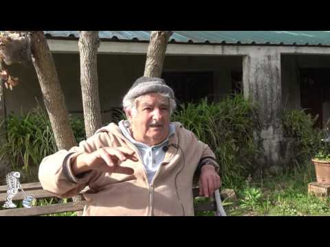 José Mujica :La murga y el nuevo paradigma cultural. 3 minutos con De fogon en fogon