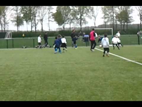 Mido Chakar vriendeschaar