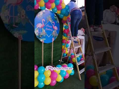 Cómo armar un muro inglés, forrado de mesas cilindro y arco de globos de doble stuff