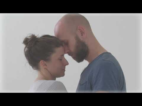 BeFree Tantra: Die tantrische Herzumarmung heißt auch Eheglücktrick