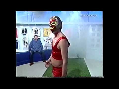 Wrestlers invade Soccer AM!  24/11/2001