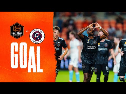 GOAL: Fafa Picault makes it 2-1 from the spot!