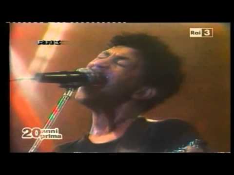 Edoardo Bennato - Guarda là (Live) - 18-09-1985