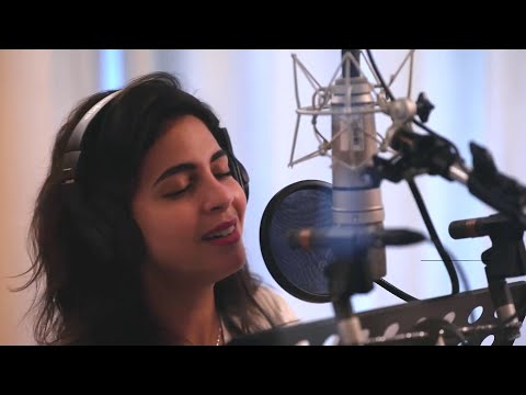 Fatma Said sings "Senza Fine" (Gino Paoli)