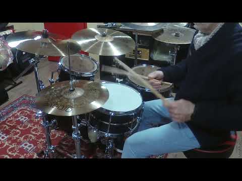 compact 18 & groove crixus hats