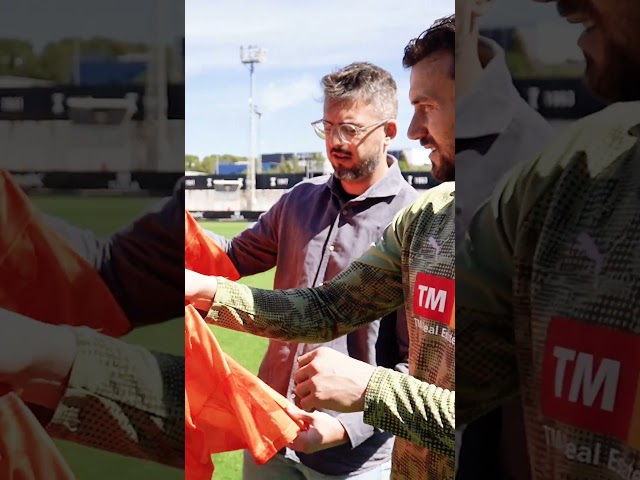 Vídeo relacionado con ASÍ CONSEGUÍ JUGAR EN EL VALENCIA CF 3 (SIN COLECCION)