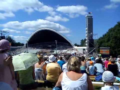 XI Noorte laulu- ja tantsupidu 2011. Mudilaskoorid - Sõmeralt sõrmikule