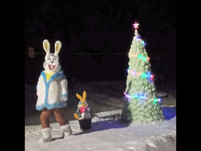 Эзмә авылында Илдар Шәрипов  ясаган кар  сыннары