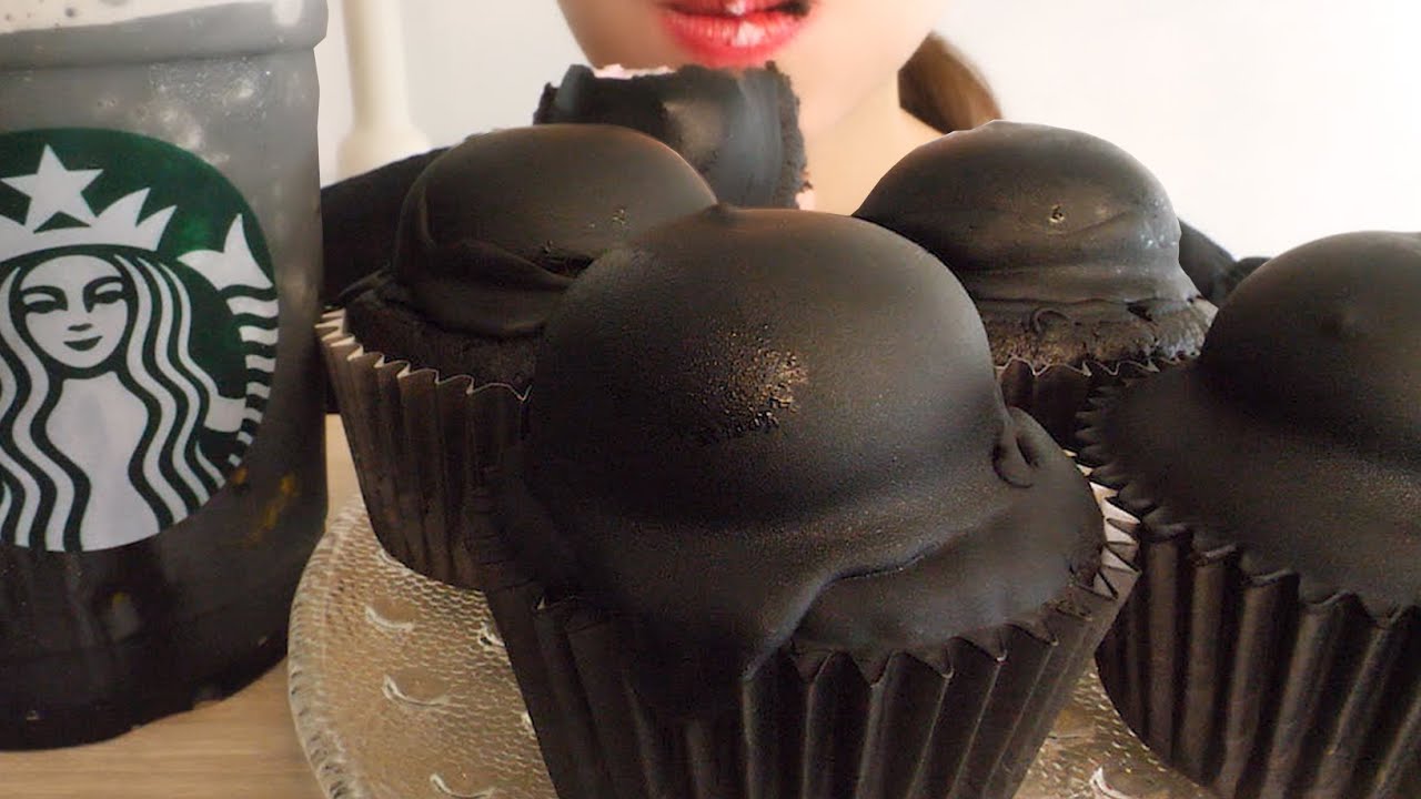 【咀嚼音】真っ黒なスタバ👻｜Starbucks Coffee Eating Sounds/ASMR/mukbang