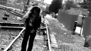 3-INCHES-OF-BLOOD---Metal-Woman-(OFFICIAL-VIDEO)-