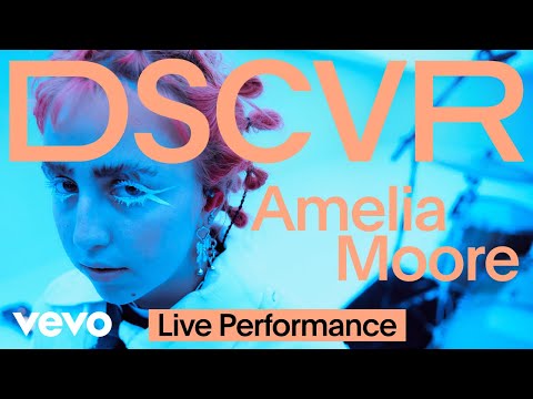 Amelia Moore - love me or leave me alone (Live | Vevo DSCVR)
