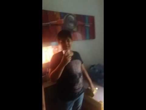 WettrinkCHALLENGE,MÄDCHEN KOTZT SICH AN