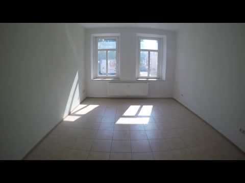 3 oder 4 Zimmer Mietwohnung in der City mit Wannen- und Duschbad sowie Fenster