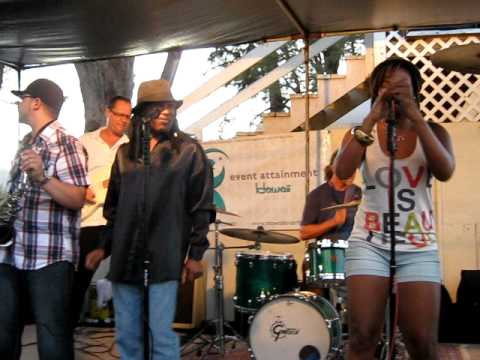 Gyn & Melodie Soul ft The Blue Light Funk Band - I'm coming out