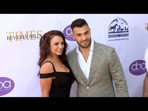 download lagu mp3 mp4 Britney Spears Red Carpet, download lagu Britney Spears Red Carpet gratis, unduh video klip Britney Spears Red Carpet