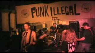 Rajoitus live at Punk Illegal part 1