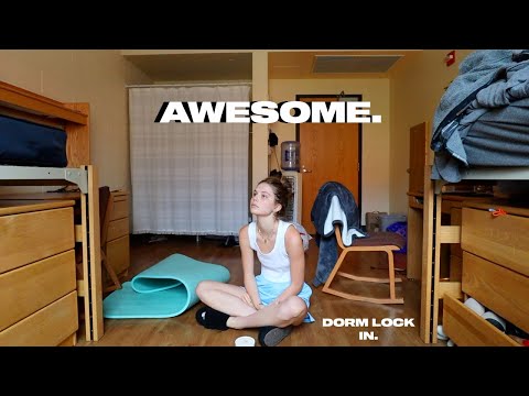 LOCKING MYSELF IN MY COLLEGE DORM CHALLENGE
