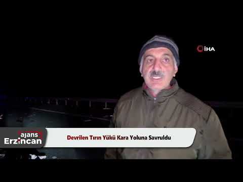 Devrilen Tırın Yükü Kara Yoluna Savruldu